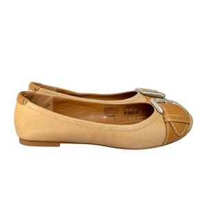 NWOB Fossil Tan Flats Timeless Comfort